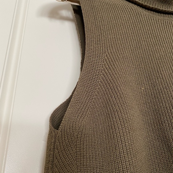 HIGHLINE COLLECTIVE SLEEVELESS TURTLENECK TOP DARK GREEN Sz LX - Picture 6 of 12
